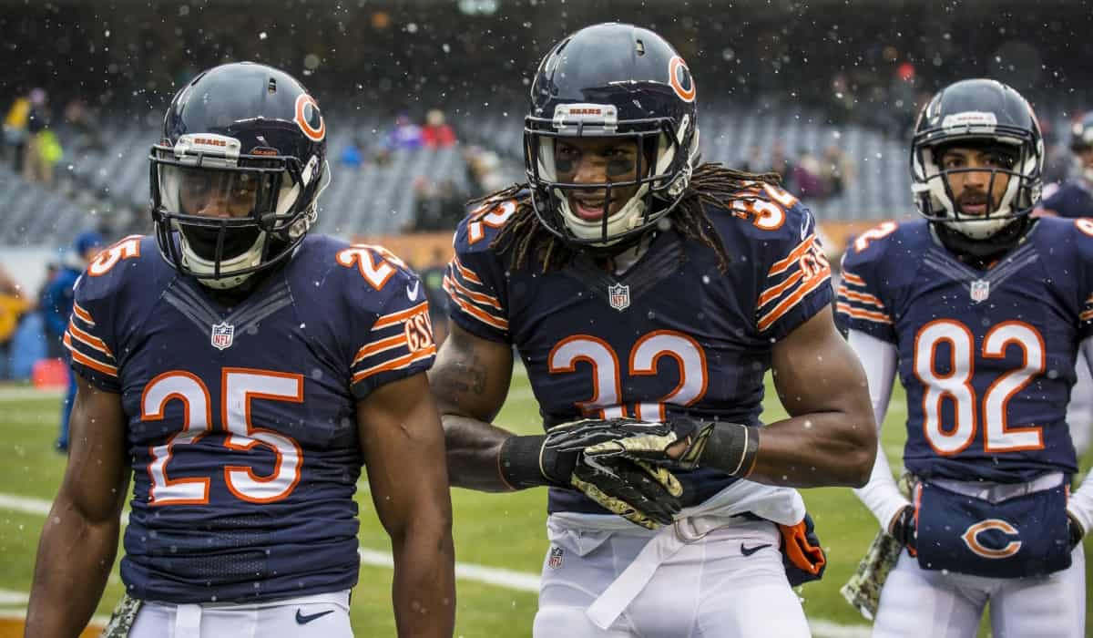 Military Service Members Honored During Chicago Bears Game