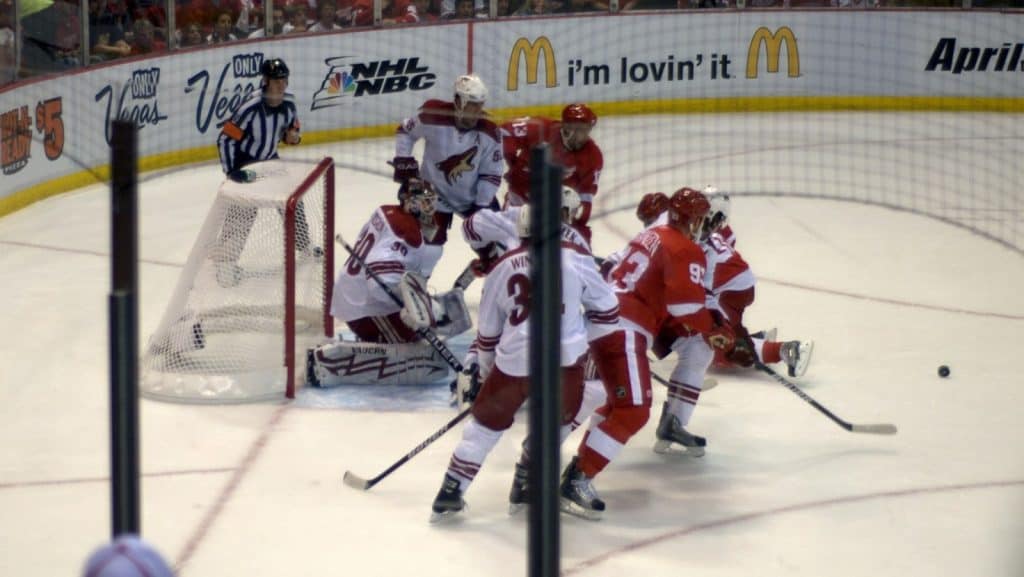 NHL Playoffs Schedule Round 1 Game 3 2010 - Redwings vs Coyotes